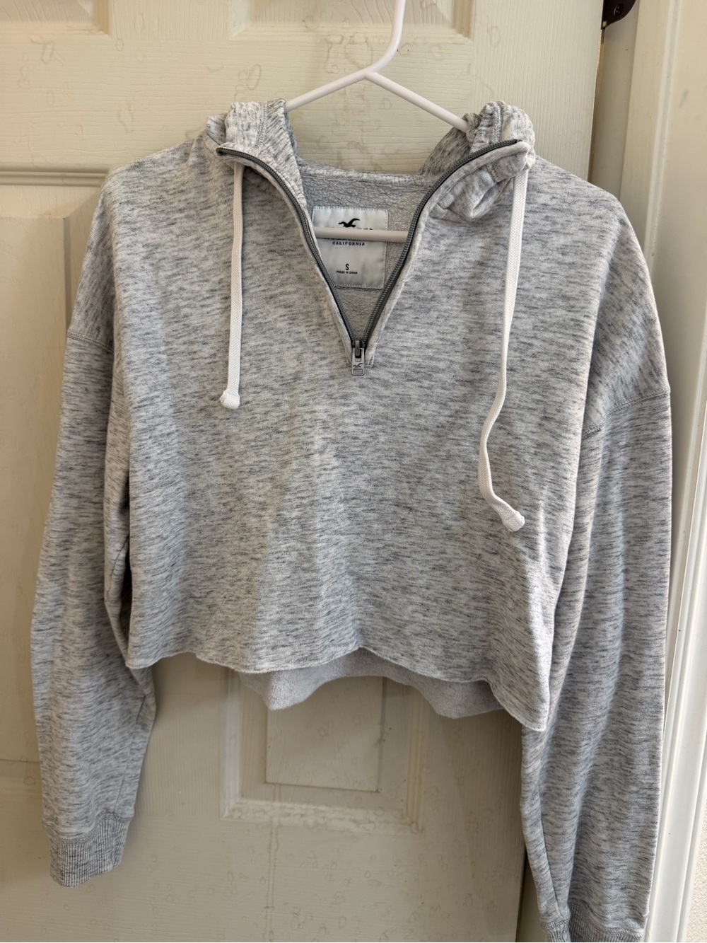 Hollister Heather Gray Cropped Half-Zip Hoodie